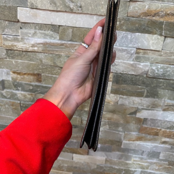 Louis Vuitton Brazza Wallet - Picture 7 of 12